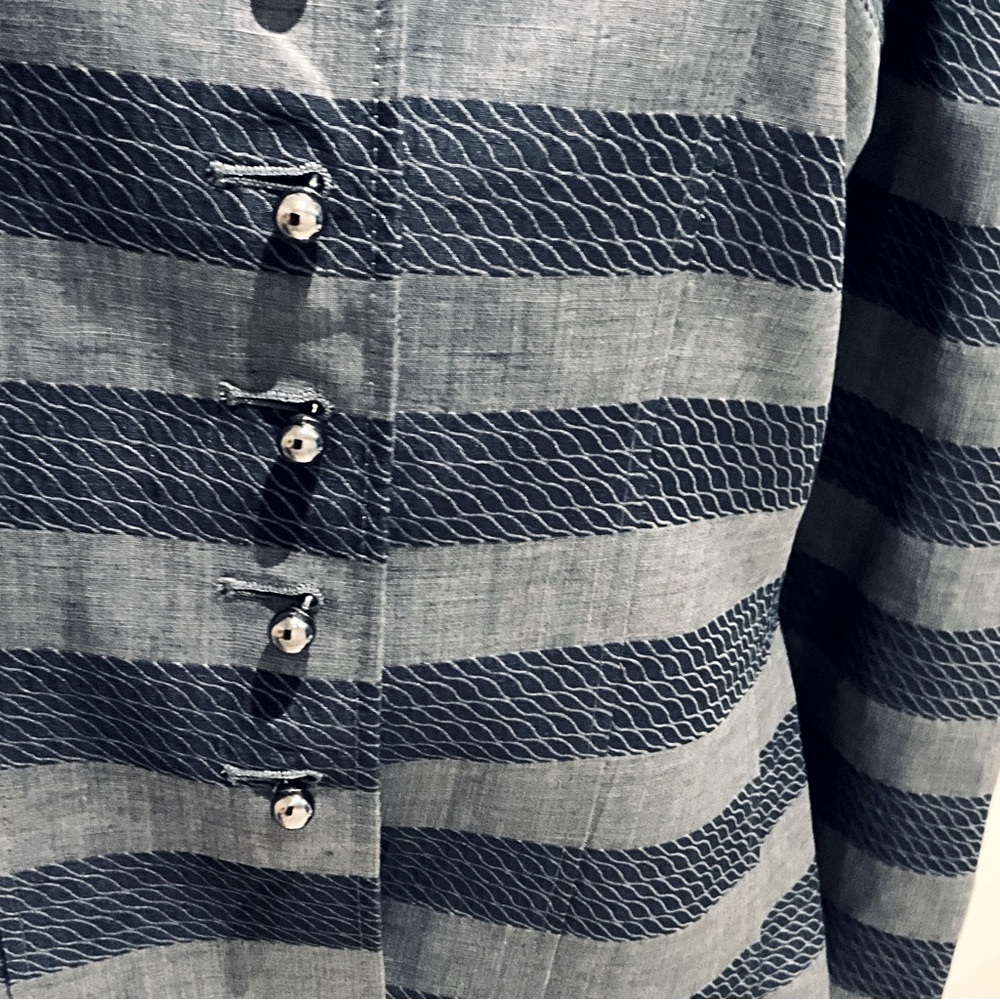 GIORGIO ARMANI BLUE / GRAY COLOR BLAZER. - Picture 4 of 9